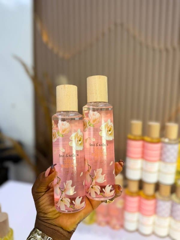 LOVE & NATURE BODY MIST 237ML - sugar magnolia